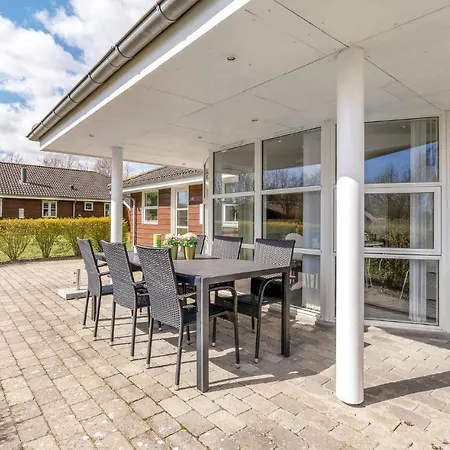 Ferienhaus Gorgeous In With Kitchen